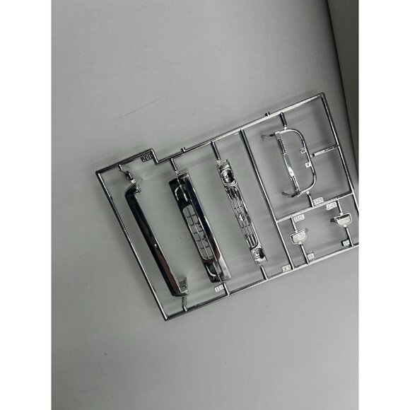 AOSHIMA TOYOTA 4RUNNER SURF HIGH RIDER U.S. 1991 LHD 1:24 MODEL Open Box - Picture 6 of 12